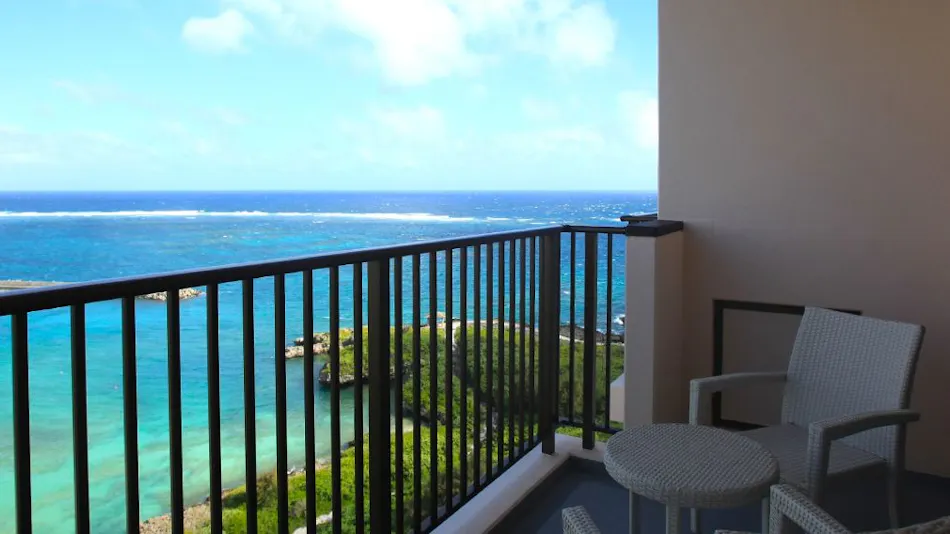 Hotel Breeze Bay Marina