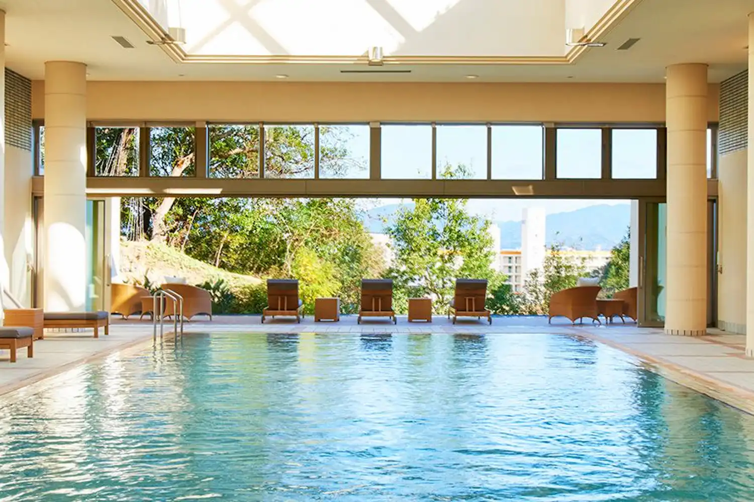 สระว่ายน้ำ