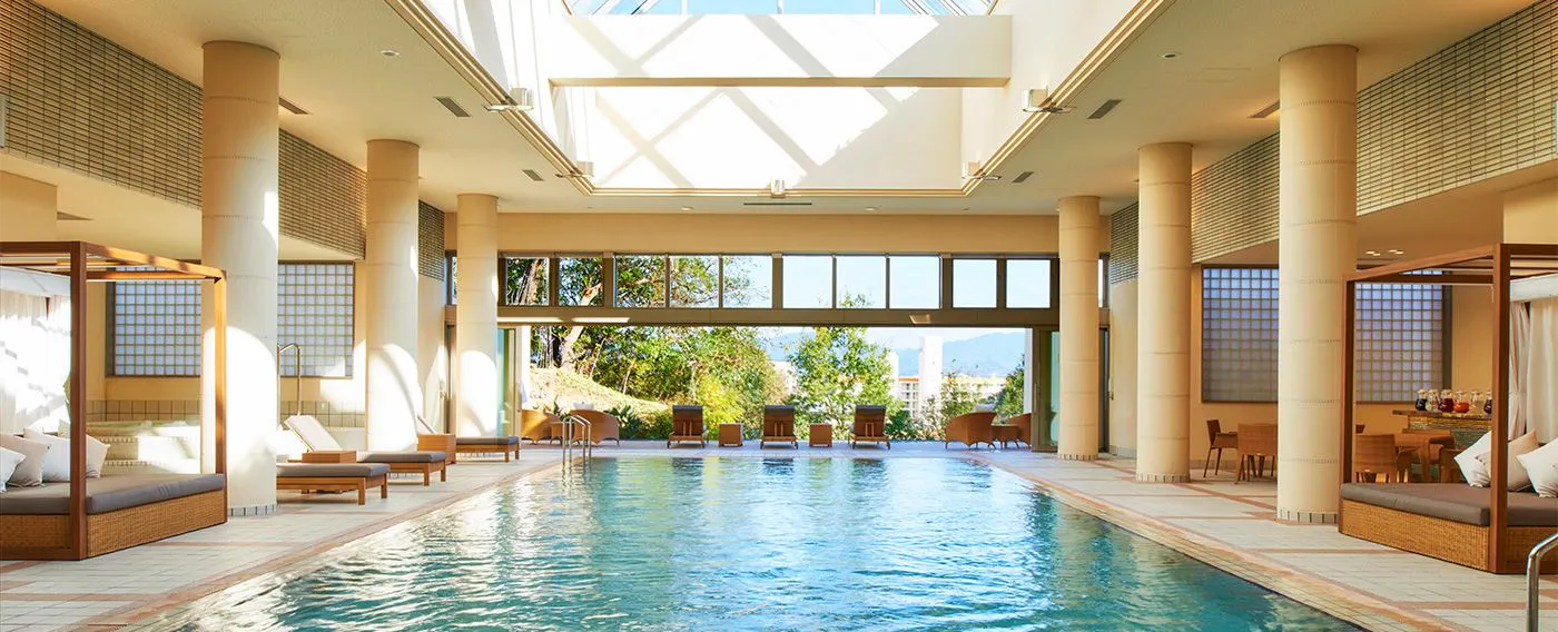 สระว่ายน้ำ