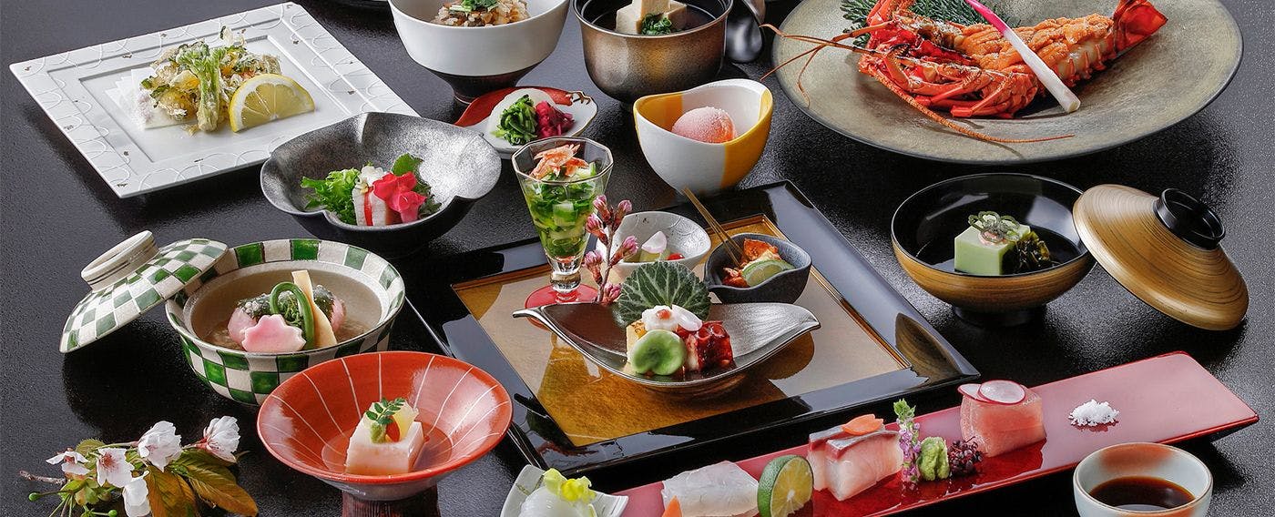 晚餐：季節繽紛的新磯懷石料理。