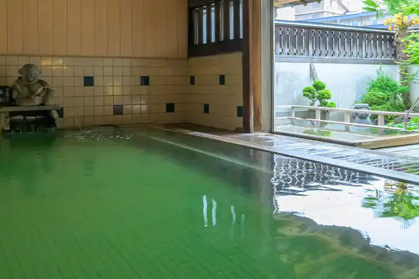 ออนเซ็นกลางแจ้ง