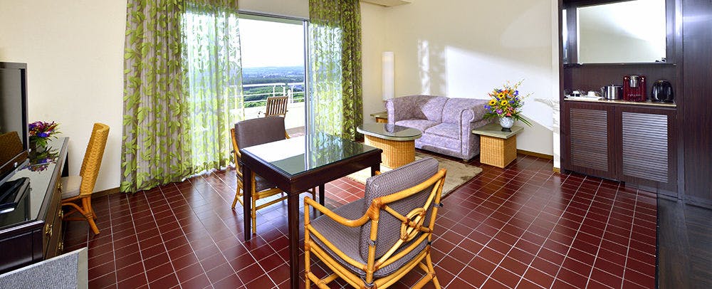THE NEST ISHIGAKI
