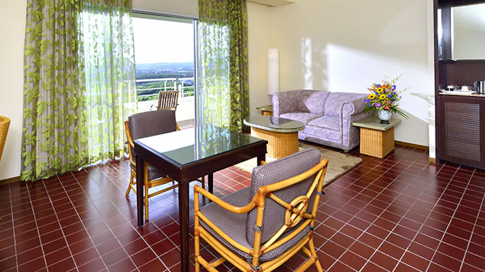 THE NEST ISHIGAKI