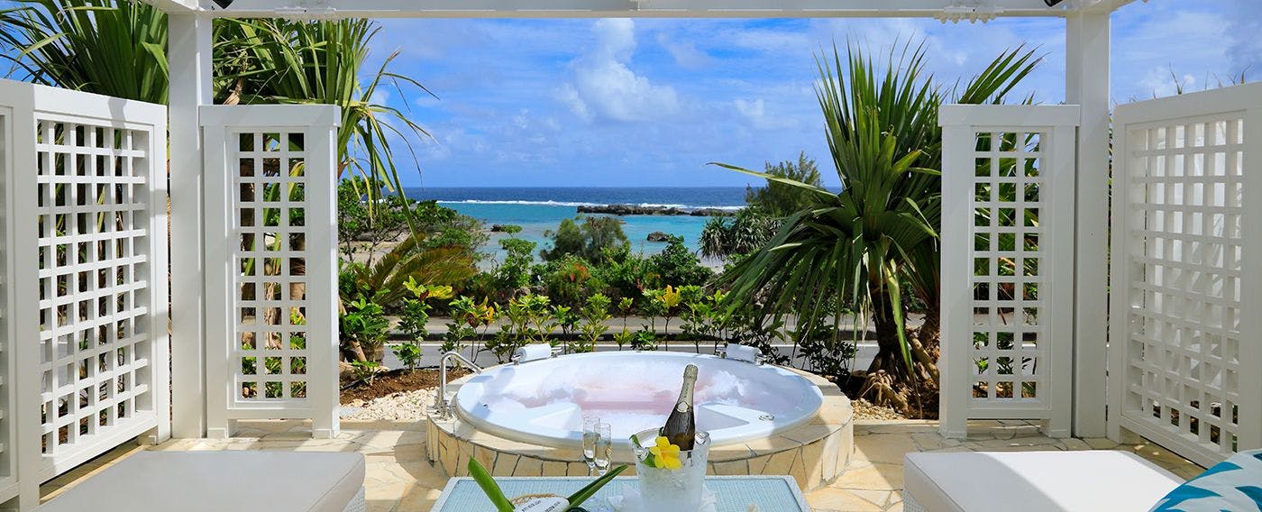 我們提供豪華的私人涼亭，讓您享受南國島嶼的悠閒時光（需額外付費）。