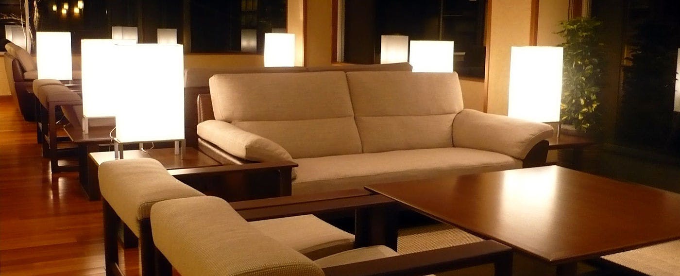 ラウンジ 「二人静」