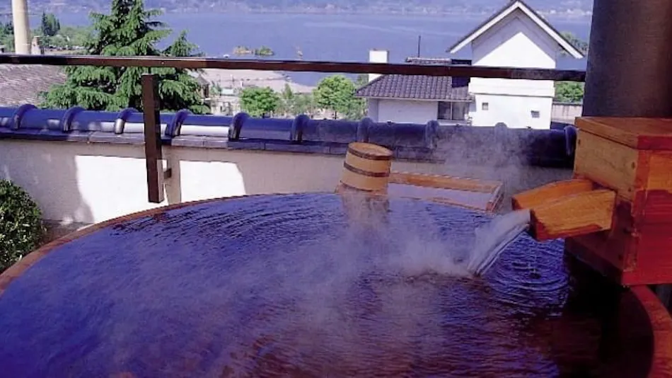 Shinshu Kamisuwa Onsen Hotel Saginoyu, an Inn with Amber-Colored Private Hot Spring Source