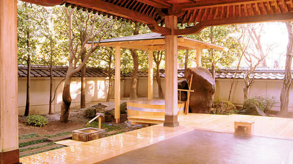 Shinshu Kamisuwa Onsen Hotel Saginoyu, an Inn with Amber-Colored Private Hot Spring Source