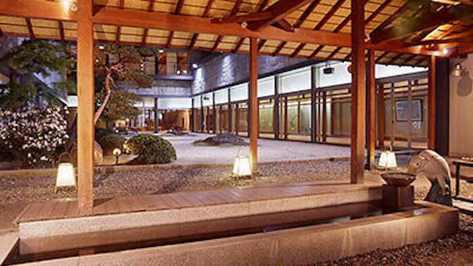 Shinshu Kamisuwa Onsen Hotel Saginoyu, an Inn with Amber-Colored Private Hot Spring Source