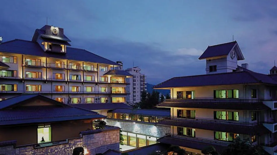 Shinshu Kamisuwa Onsen Hotel Saginoyu, an Inn with Amber-Colored Private Hot Spring Source