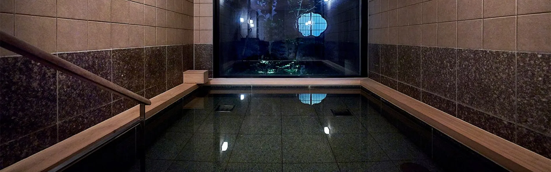 さるさわ池 よしだや