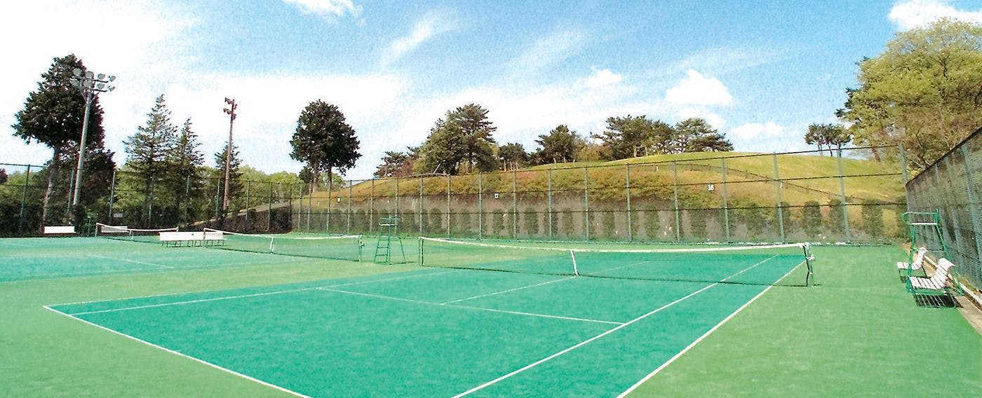 สนามเทนนิส