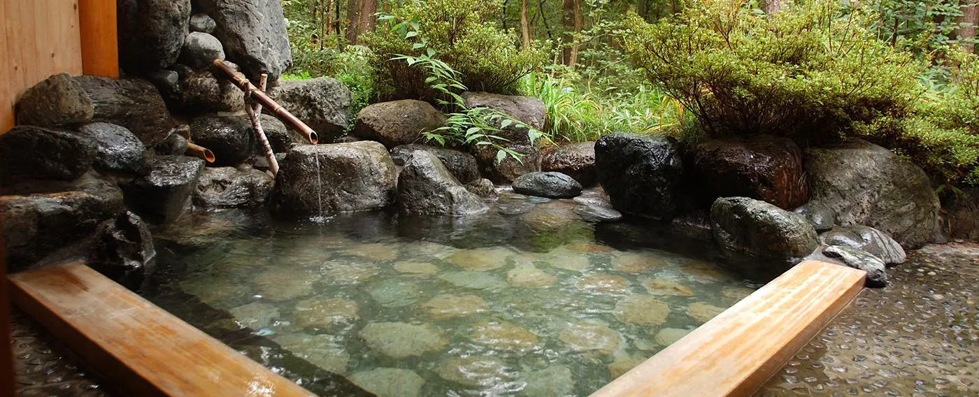 น้ำพุร้อนและอ่างอาบน้ำ