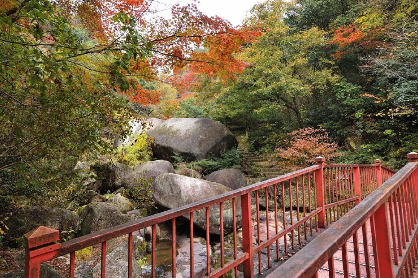 鬼岩温泉 了山