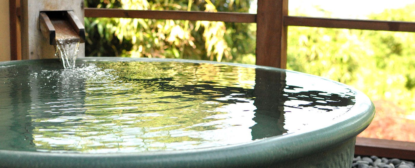 Pemandian Terbuka Keramik