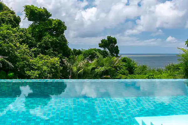 สระว่ายน้ำ