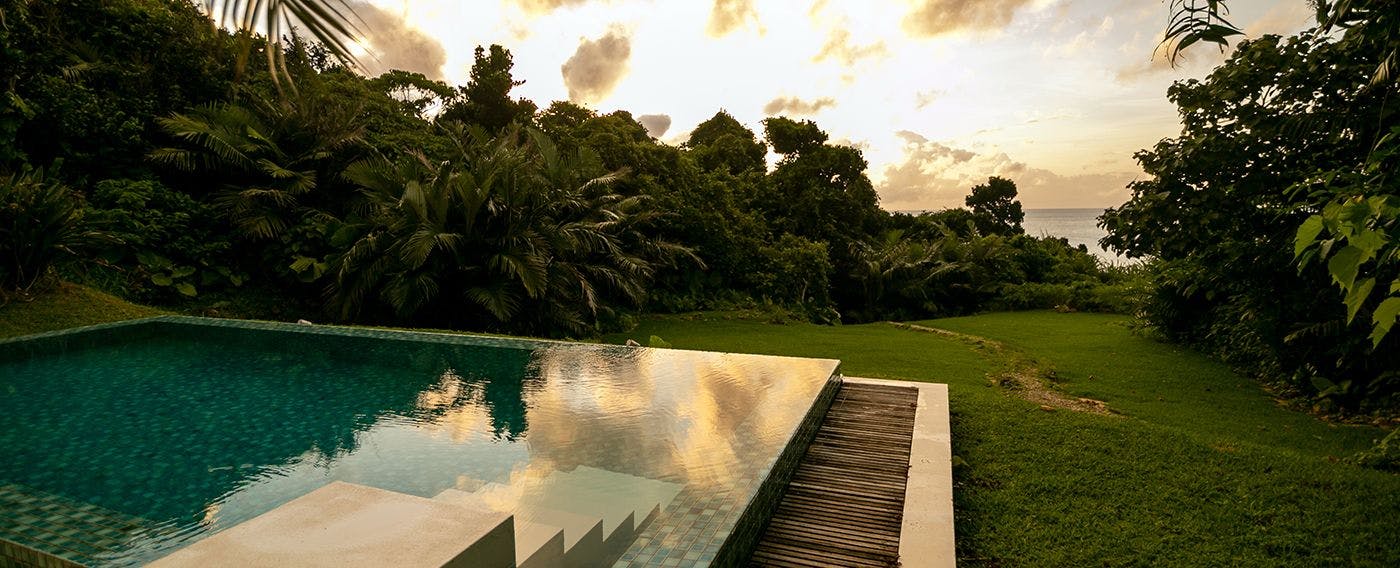 สระว่ายน้ำส่วนตัว