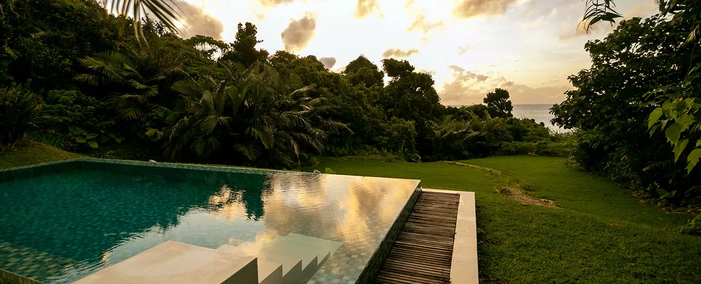 สระว่ายน้ำส่วนตัว