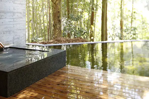 อ่างอาบน้ำในห้องพัก