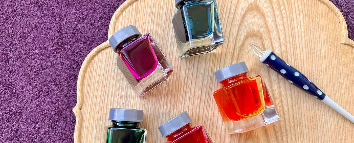 Ruang Penulisan Sutra Berwarna