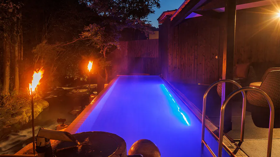 Fujinoya: Inn with Open-Air Baths for Couples