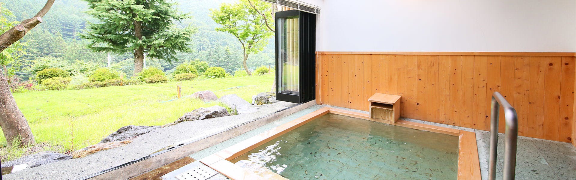 記念日におすすめのホテル・川場温泉 清流の里 錦綉山荘の写真2