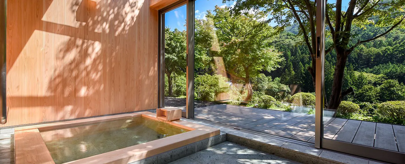 น้ำพุร้อนและอ่างอาบน้ำ