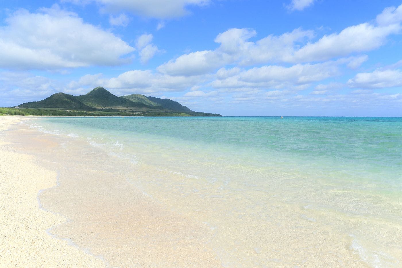 ホテル裏手はすぐビーチ