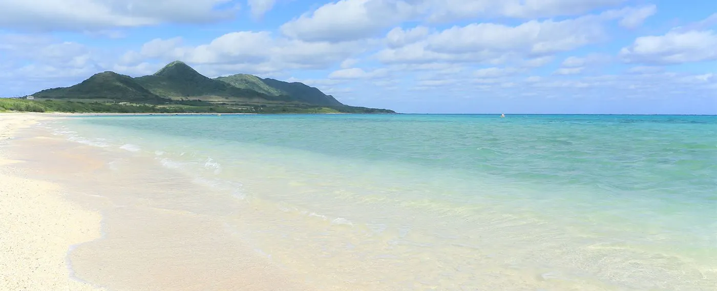 ホテル裏手はすぐビーチ