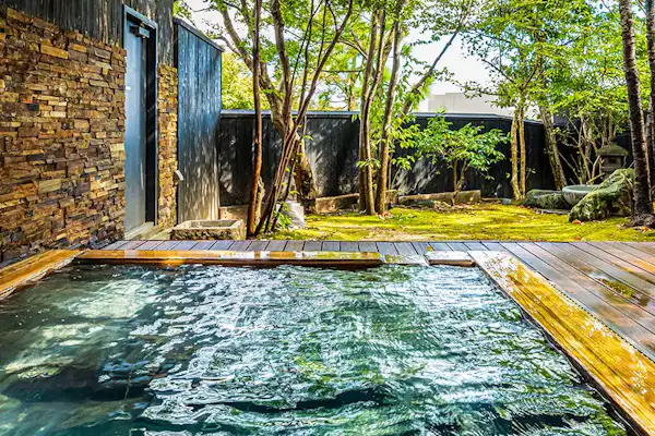 บ่อน้ำพุร้อนกลางแจ้ง