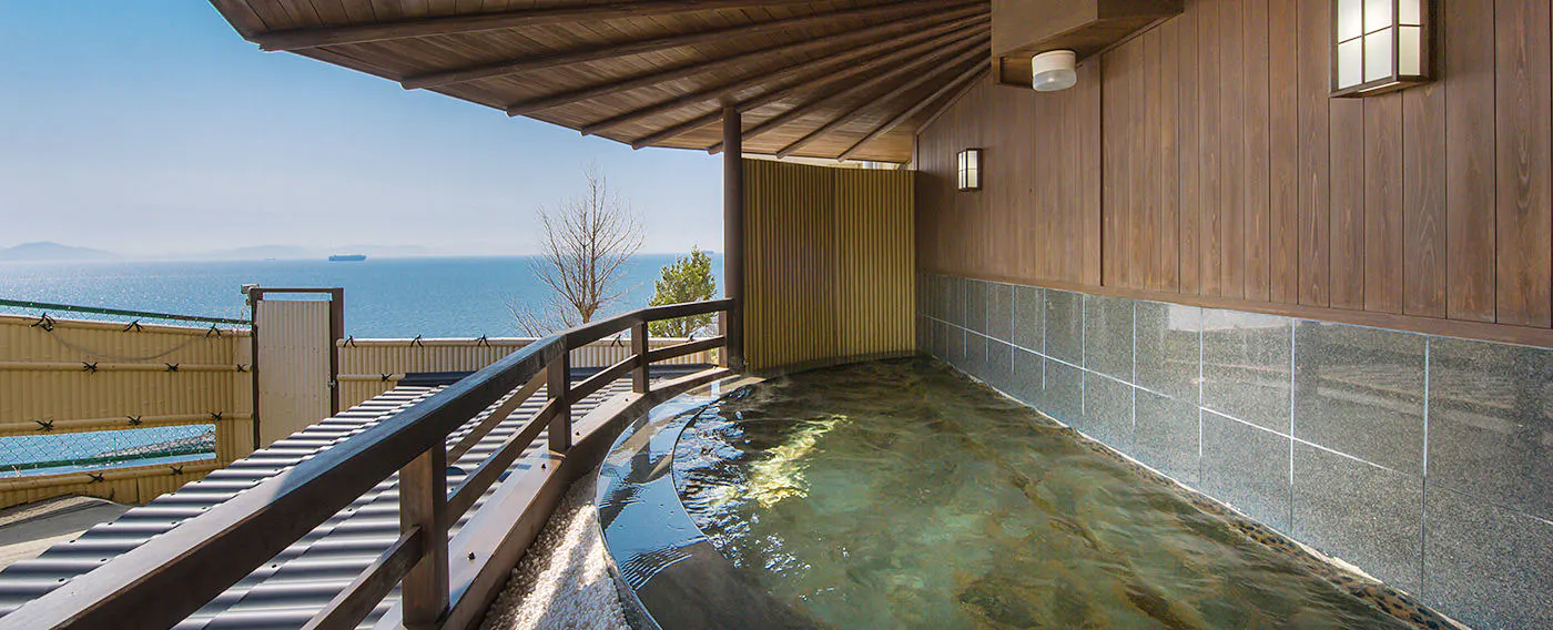 น้ำพุร้อนและอ่างอาบน้ำ