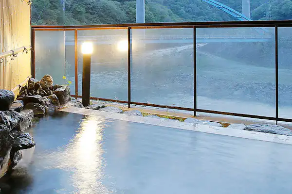 Kolam mandi peribadi