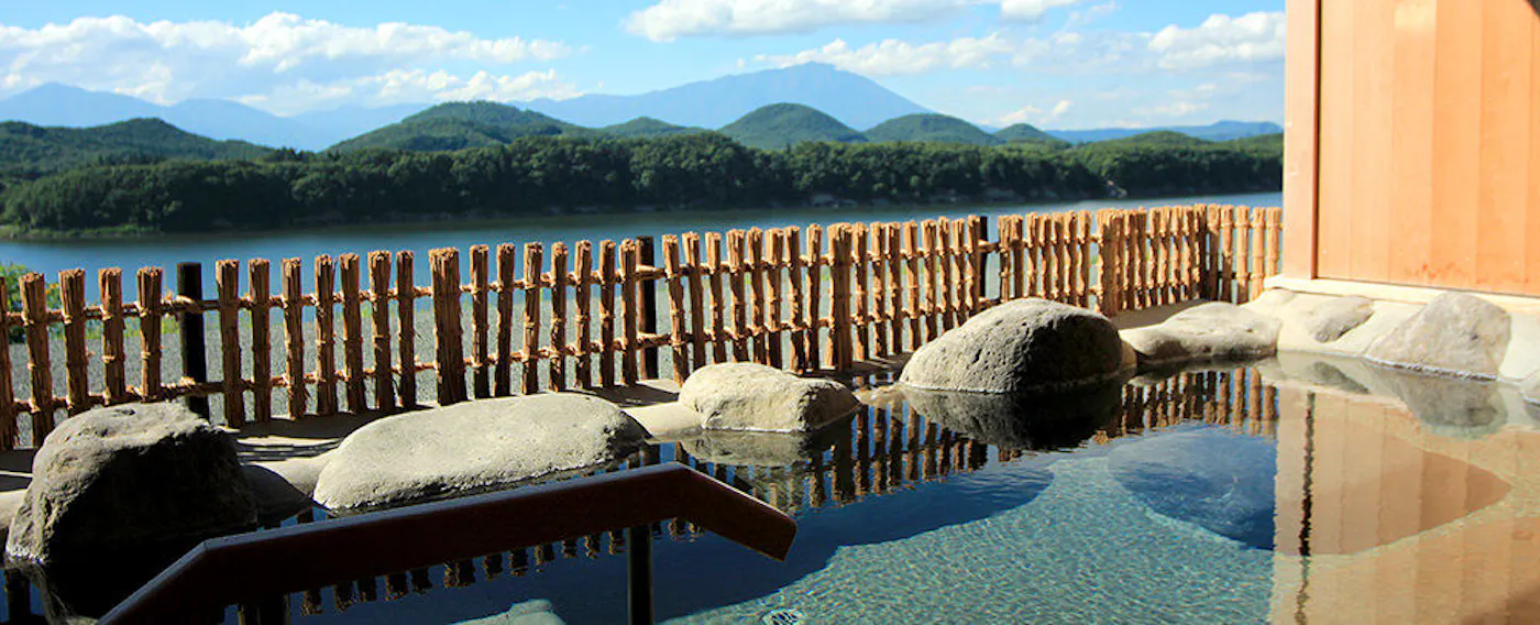 น้ำพุร้อนและอ่างอาบน้ำ