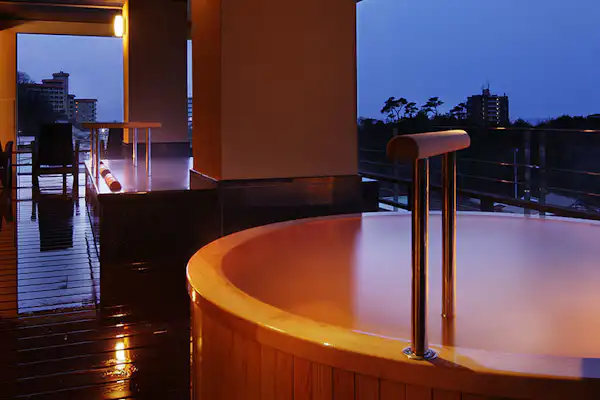 บ่อน้ำพุร้อนกลางแจ้ง