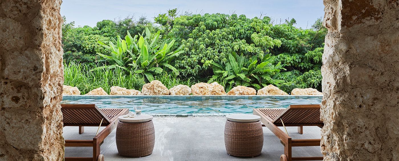 สระว่ายน้ำ