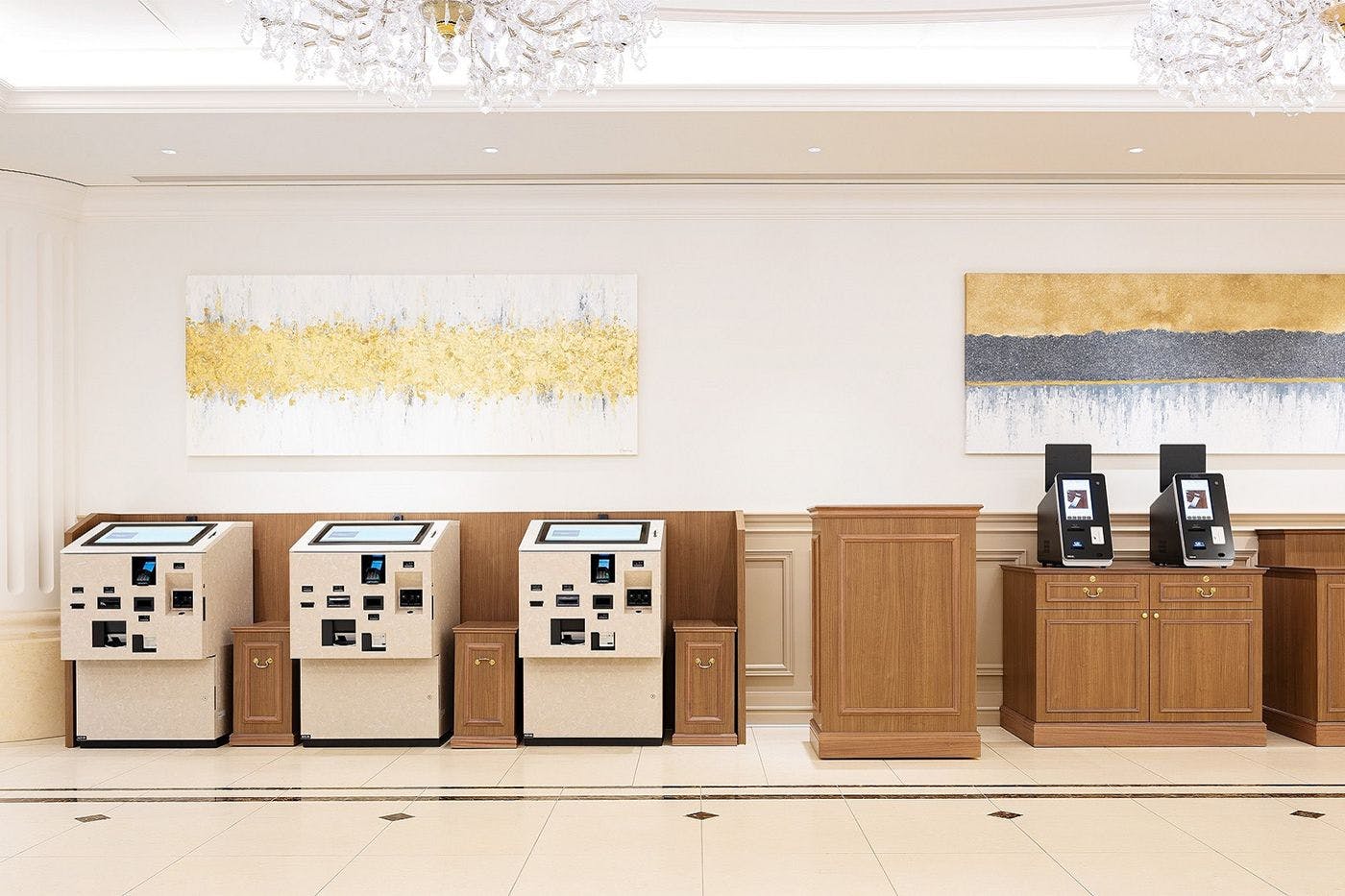 自動チェックイン機