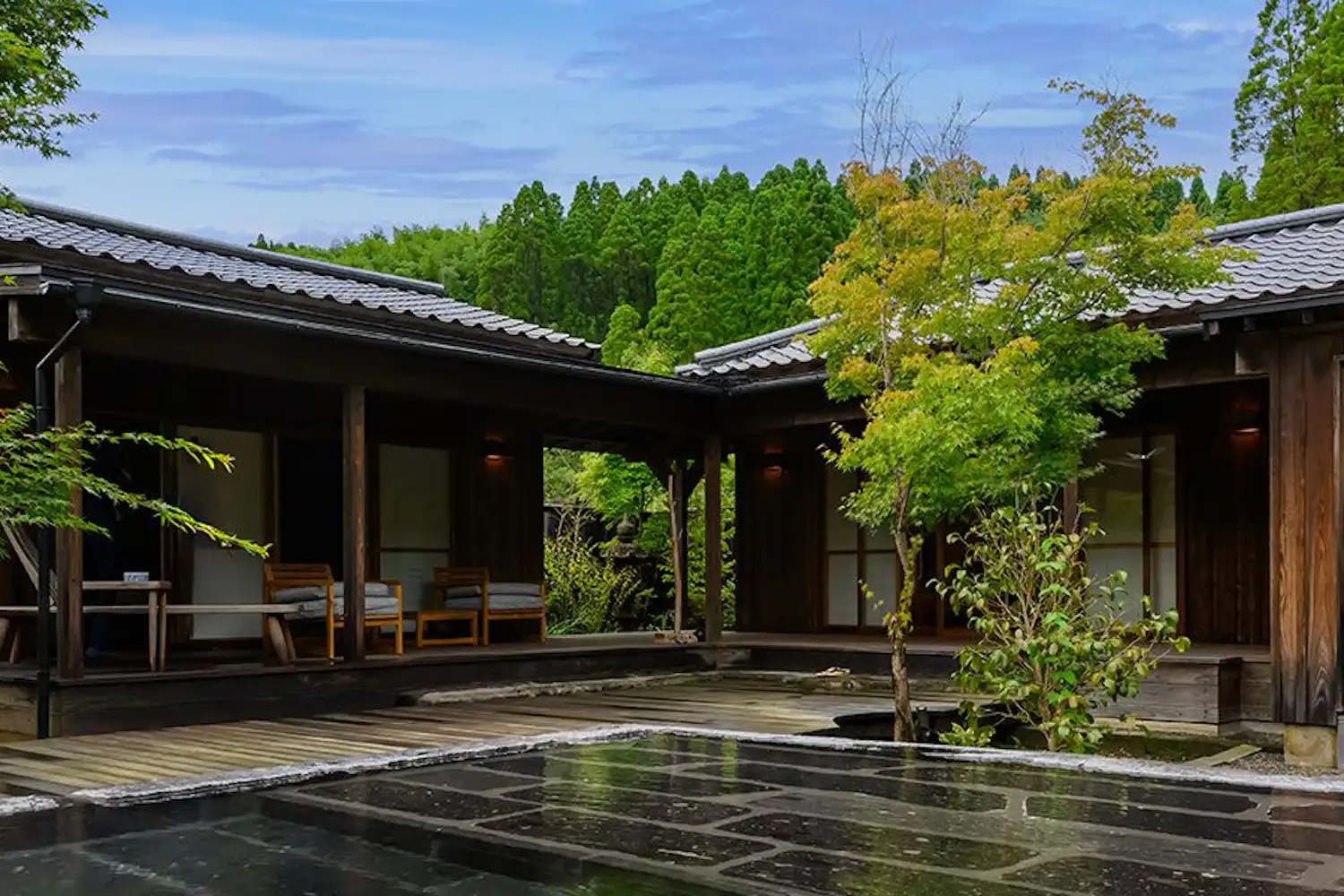 ภายนอกอาคาร