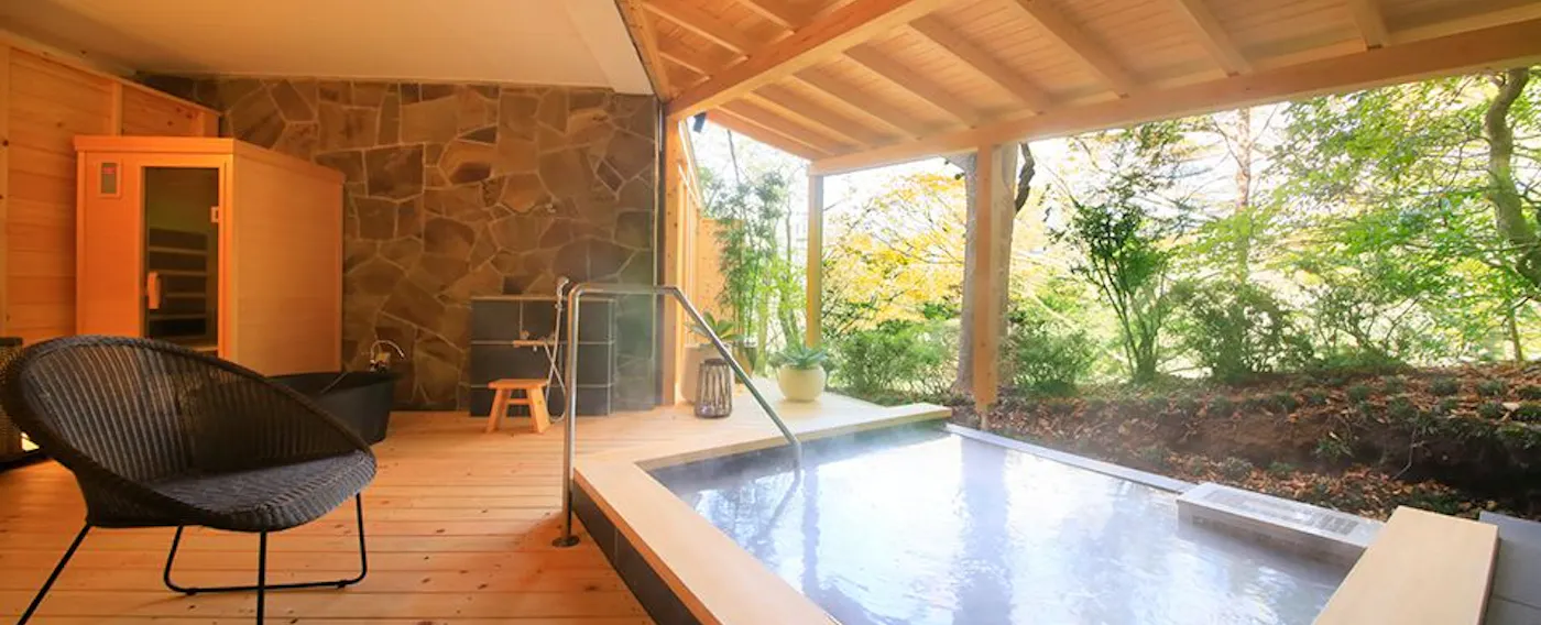 大自然の森林浴も愉しめる貸切半露天風呂