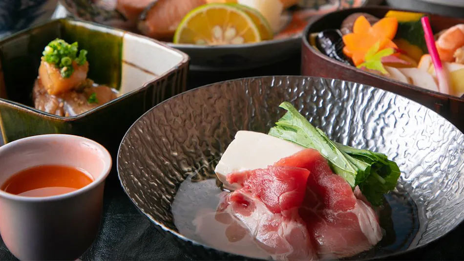 Yufuin Bettei Kazenomori: An Annex Inn with Natural Hot Spring Flow