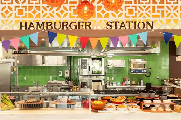 สระว่ายน้ำ