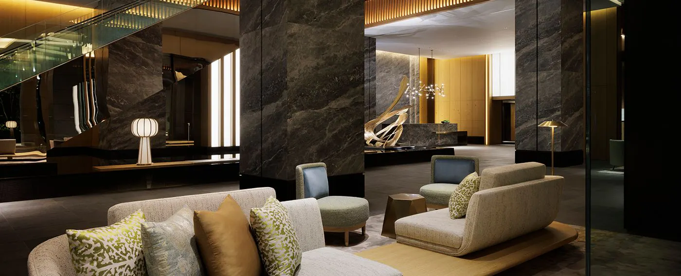 自然とのつながりを感じるナチュラルな色合いや、素材で統一されたくつろぎの空間