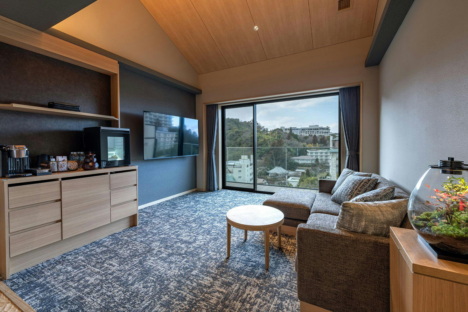 有馬温泉　四季の彩　旅篭　客前料理と全室金泉露天付の湯籠り宿