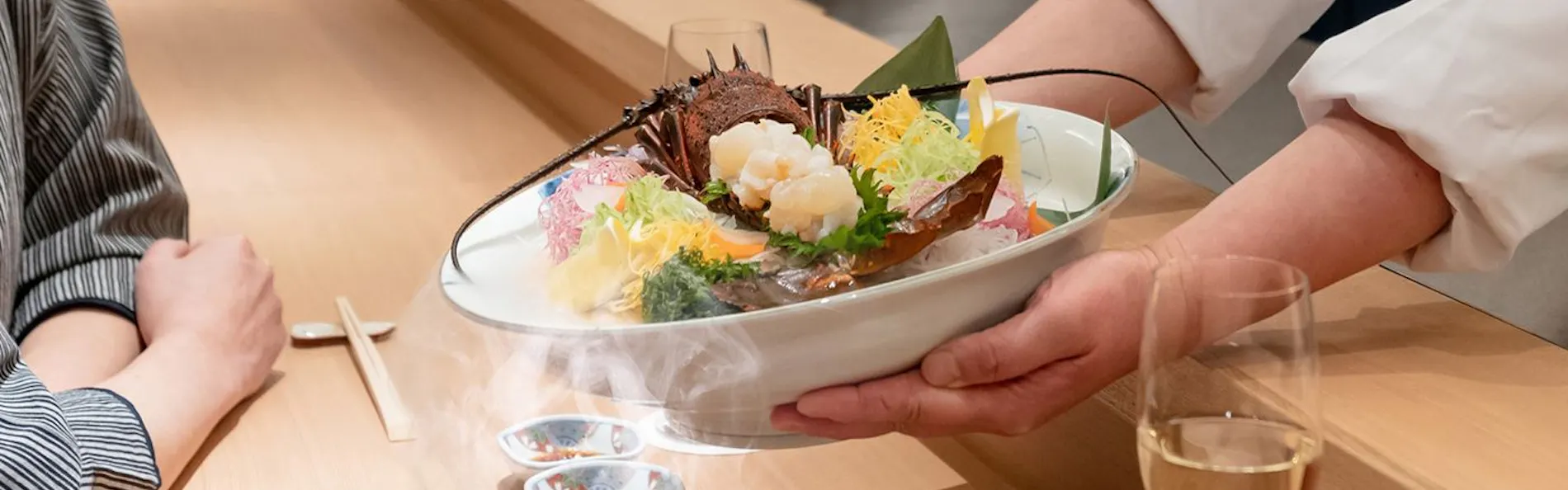 有馬温泉 四季の彩 旅篭 客前料理と全室金泉露天付の湯籠り宿