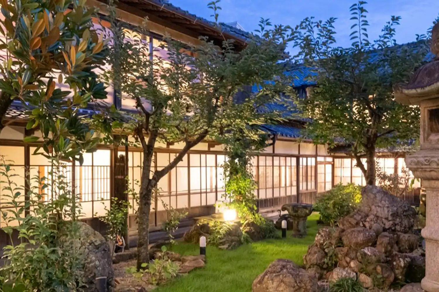 ลานกลาง