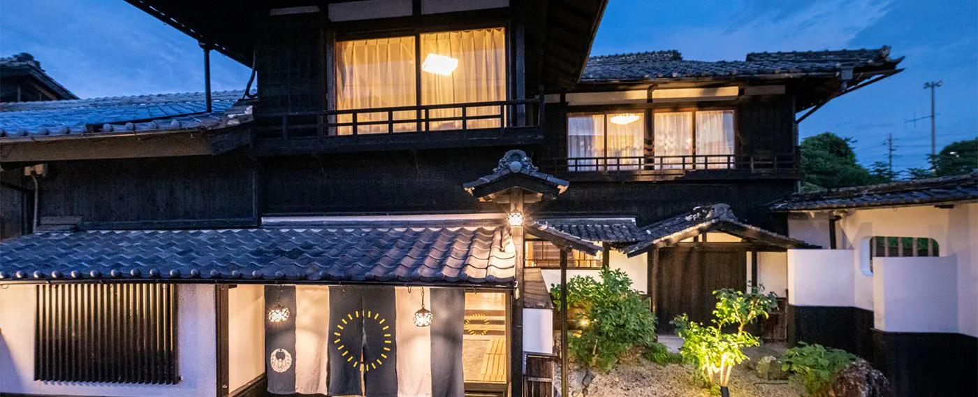 ภายนอกของ Annex Izutsuro