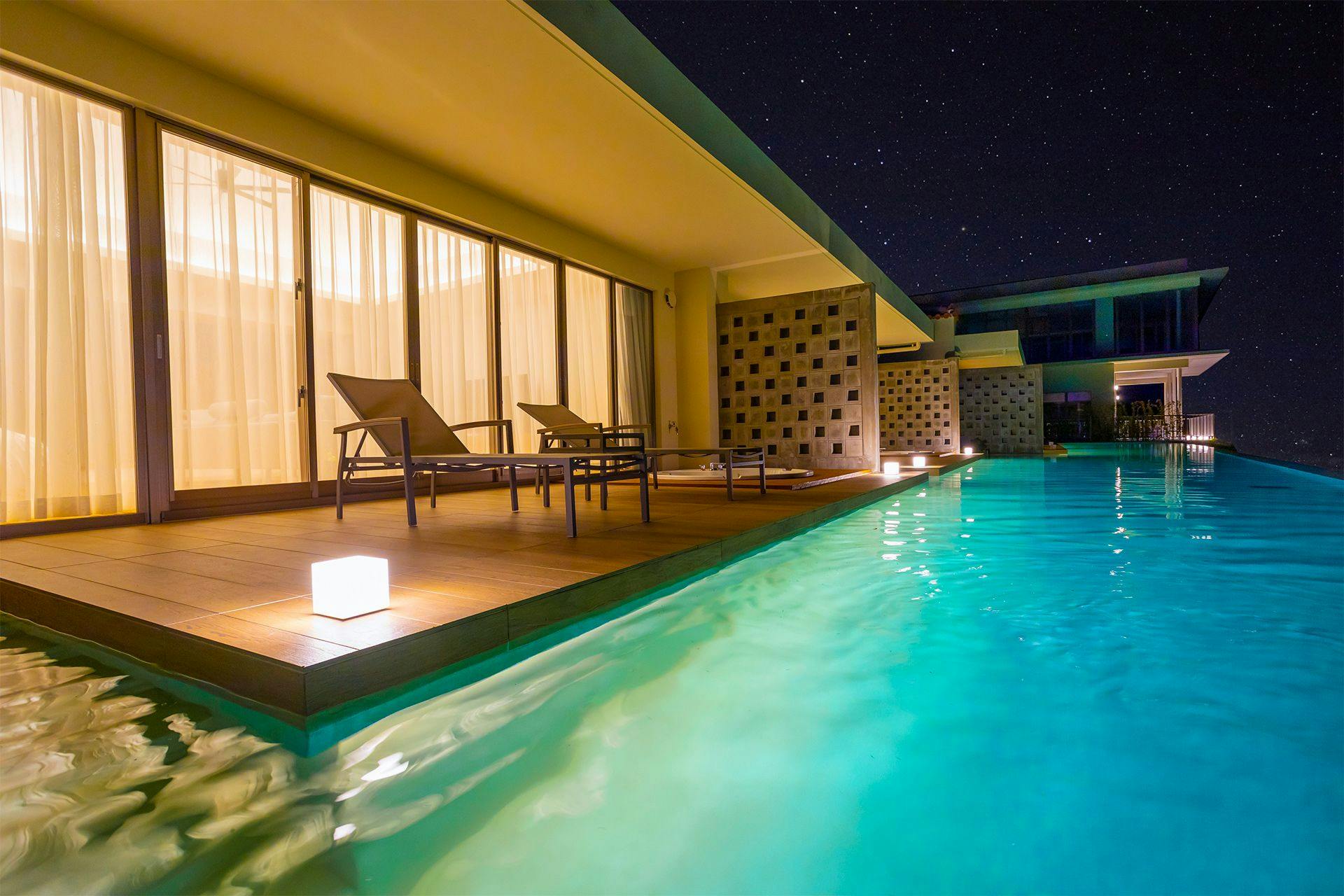 อ่างจากุซซี่