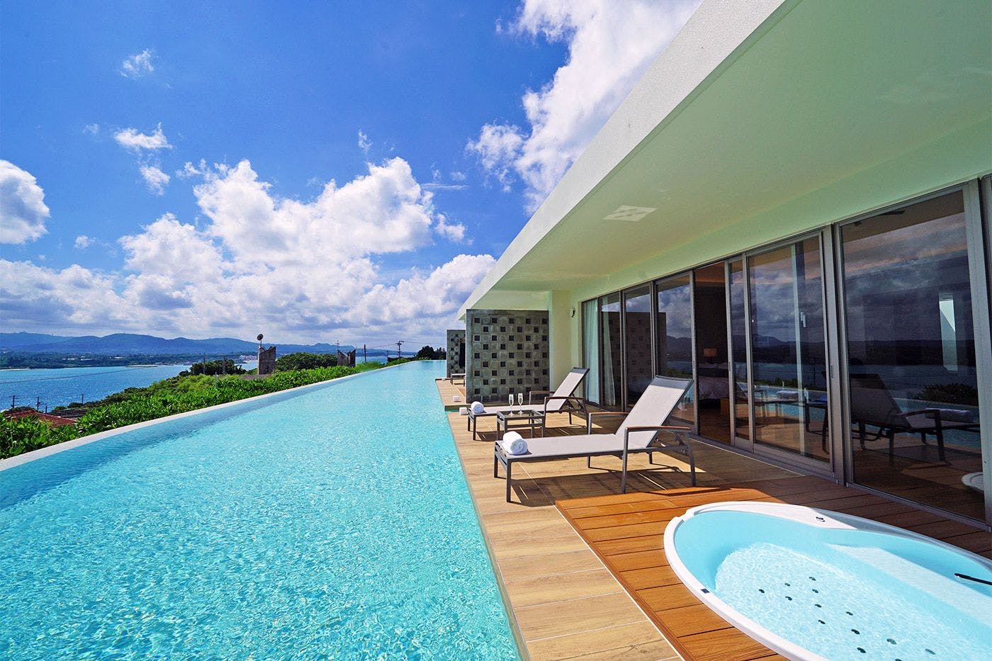 สระว่ายน้ำอินฟินิตี้