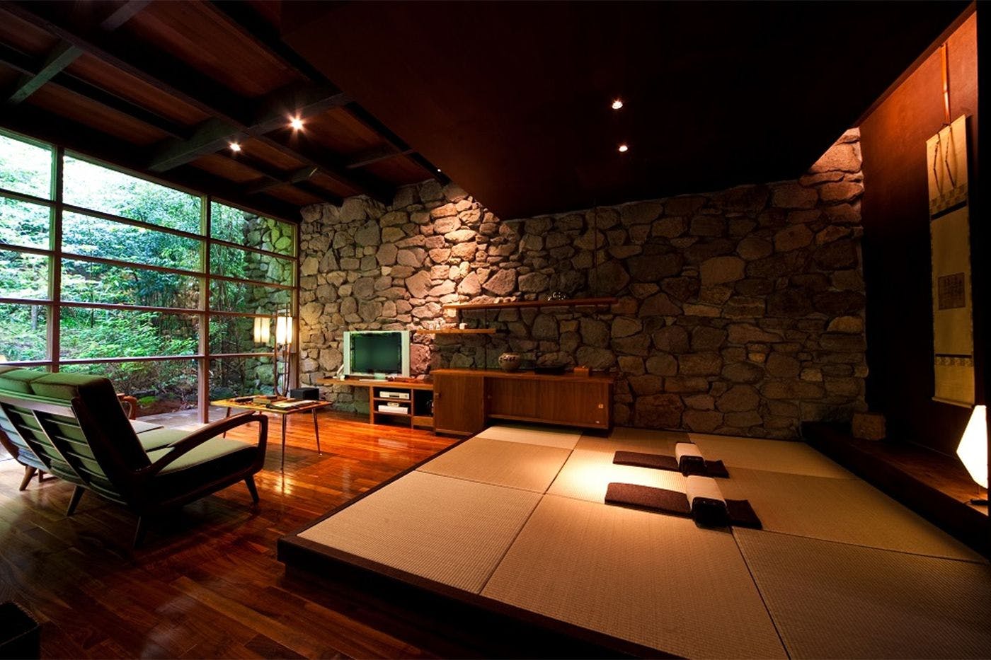 山荘　無量塔