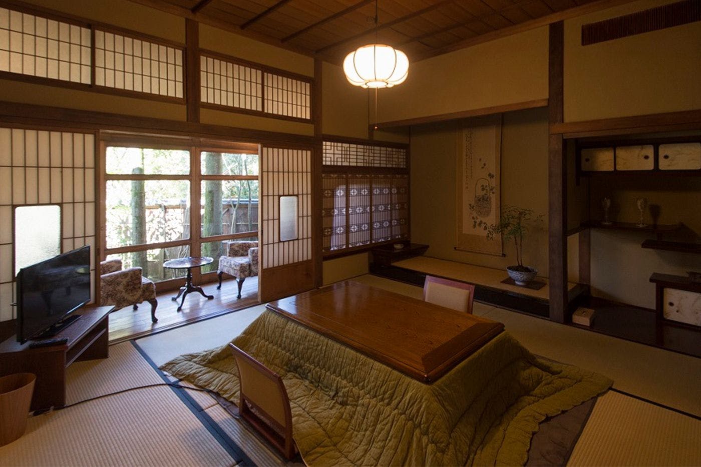 山荘　無量塔