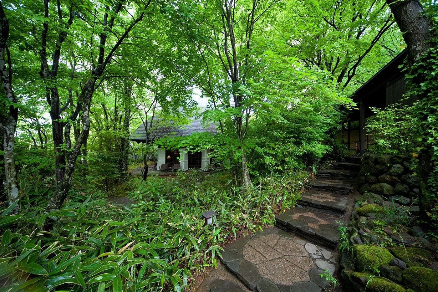 山荘　無量塔