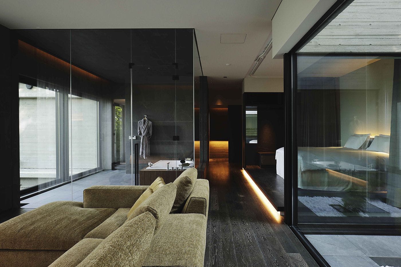 HOTEL 白林 HAKODATE